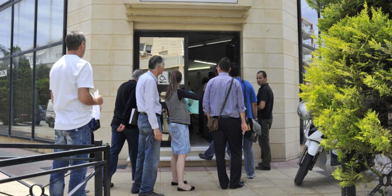 Σκάνδαλο: Αύξηση των οφειλών στο Τμήμα Φορολογίας, παρά τις πομπώδεις διακηρύξεις. Οι λίγοι ακόμη χρωστούν πολλά.