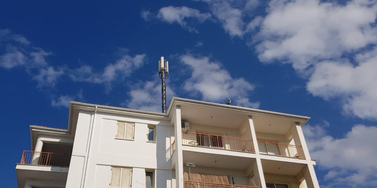 Κάτοικοι και μέλη του Κινήματος παρεμπόδισαν παράνομη εγκατάσταση κεραίας κινητής τηλεφωνίας στη Λευκωσία