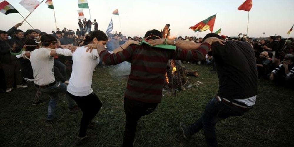 Η κουρδική πρωτοχρονιά ΝΕΒΡΟΖ  γιορτάζεται με τη σκέψη στο Αφρίν και στην Ροσσαβά