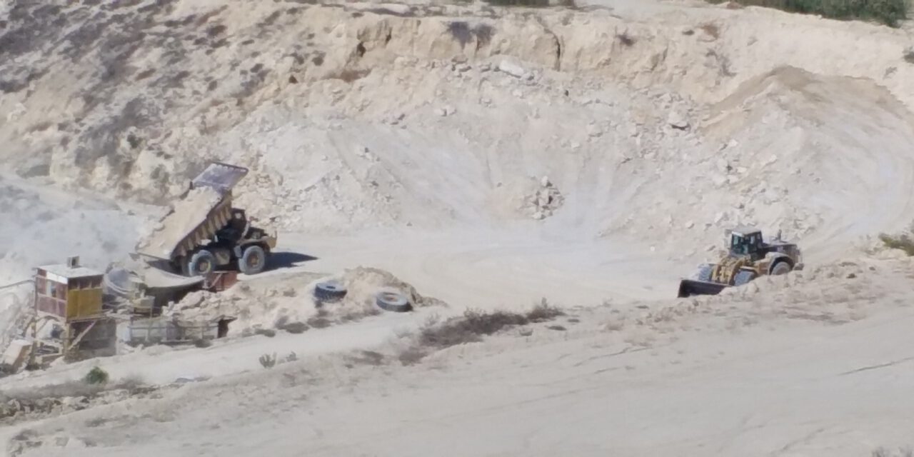 Χαιρετίζουμε το πόρισμα της Επιτρόπου Διοικήσεως και αναμένουμε από τους αρμόδιους να λάβουν τα απαραίτητα μέτρα για τις παράνομες δραστηριότητες στην περιοχή Τρούλλων – Κελλιών