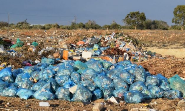 Η Κύπρος και μαζί της η Αμμόχωστος κατάντησαν ένας απέραντος σκουπιδότοπος