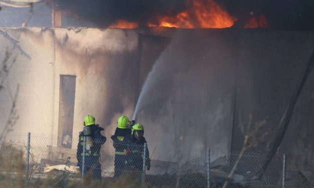 Η πυρκαγιά σε εργοστάσιο στην Νήσου μας υπενθυμίζει την έλλειψη πρόληψης και ενημέρωσης του κοινού
