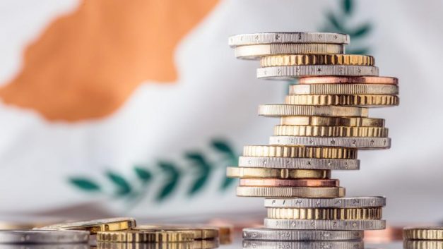 Προϋπολογισμός 2026: Σταθερότητα στους αριθμούς, ρεαλισμός στις επιφυλάξεις και πολλά ερωτήματα