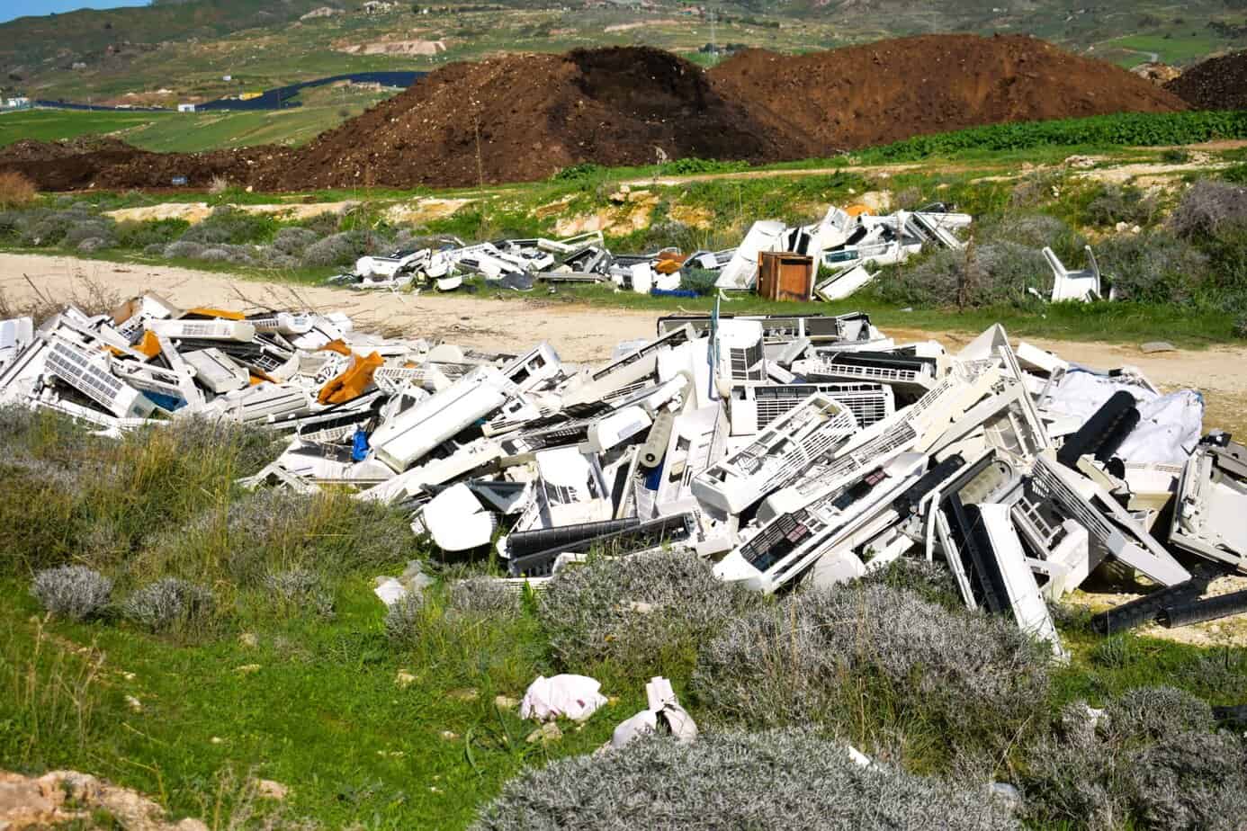 Η κατάσταση στο “Πράσινο Σημείο” της Αγίας Βαρβάρας, αντί να βελτιωθεί, επιδεινώνεται