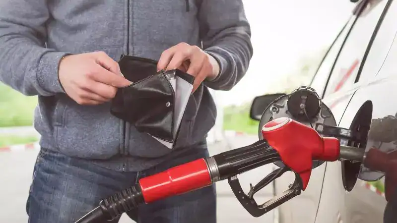 Επαναφορά της επιδότησης των καυσίμων για στήριξη νοικοκυριών και επαγγελματιών με παράλληλη εφαρμογή πλαφόν στο κέρδος των εταιρειών